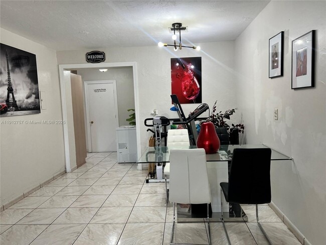 Building Photo - 120 SW 68th Ave