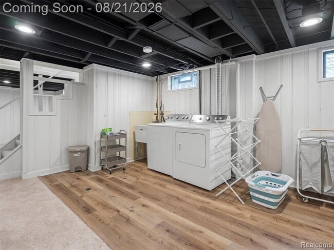 Building Photo - 1027 S Wilson Ave