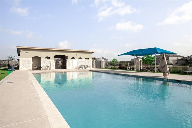 Building Photo - 15302 Grenadine Bloom Cv