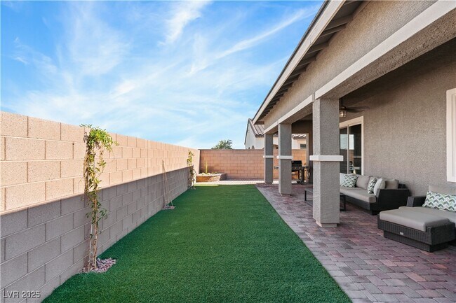 Building Photo - 359 Con Brio Ln