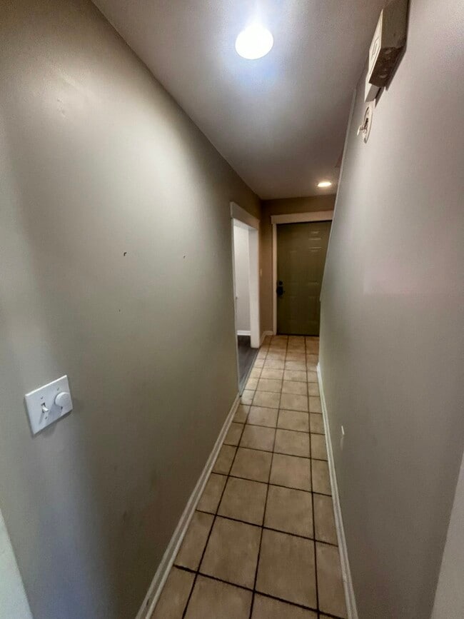 Building Photo - 165 Sharpe St