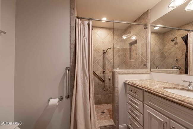 Building Photo - 5848 Lake Lindero Dr