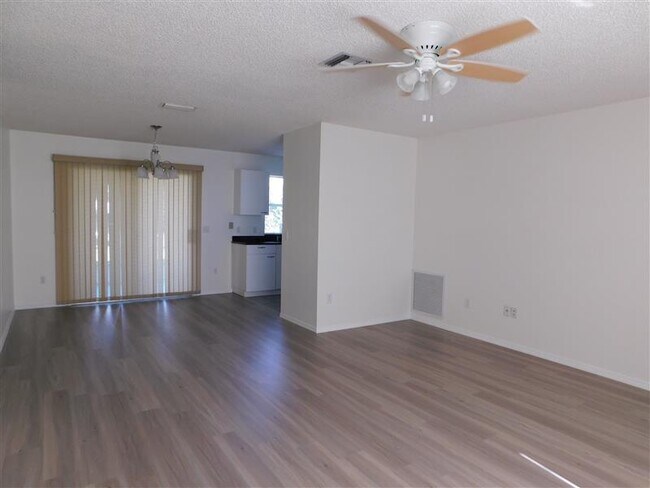 Living/Dining Aread - 231 Juarez Way