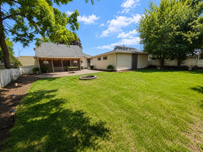 Building Photo - Charming 3BR/2BA Wauwatosa Home Near Parks & Shopping