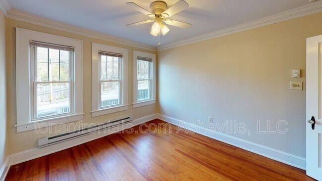 Building Photo - 3 Gables Pl