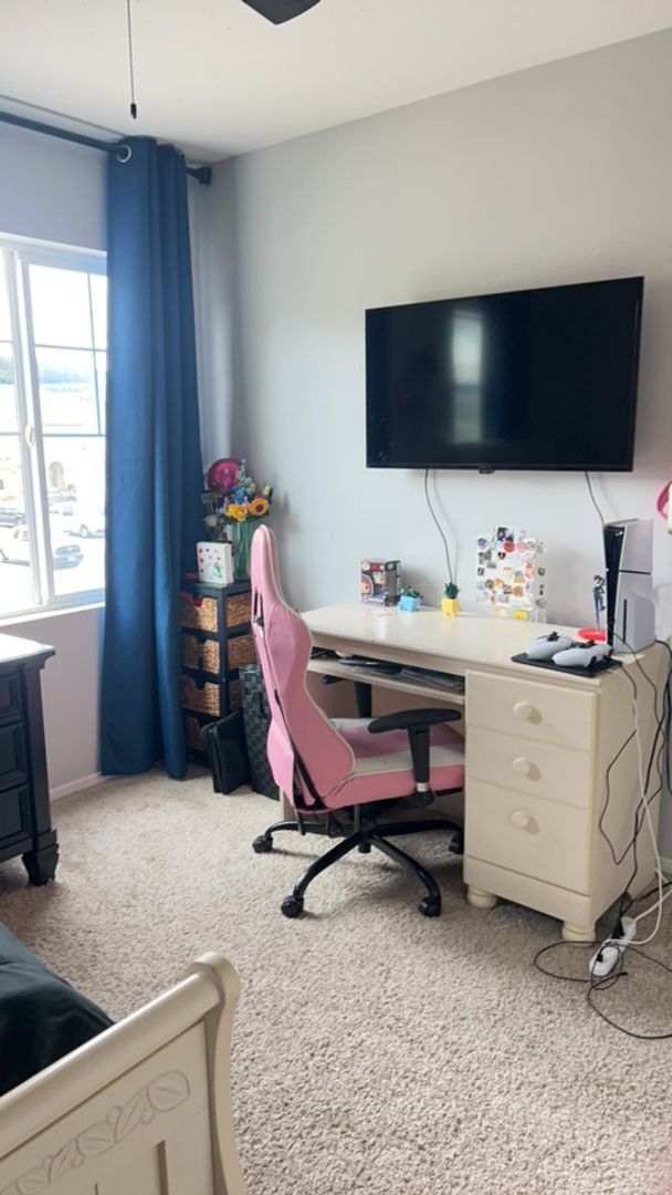 Building Photo - Beautiful 4 bedroom, 3 bath home nestled in the foothills of Fallbrook