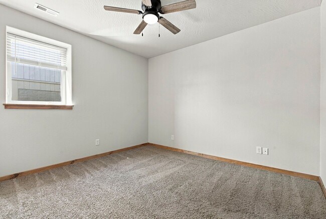 Building Photo - 107 Jury Ln