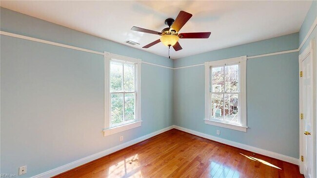 Building Photo - 409 Dinwiddie St