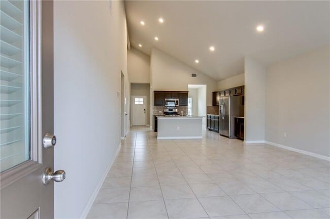 Building Photo - 6916 Ranchito Dr