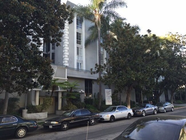 Building Photo - Excellent Value and Clean Apartment