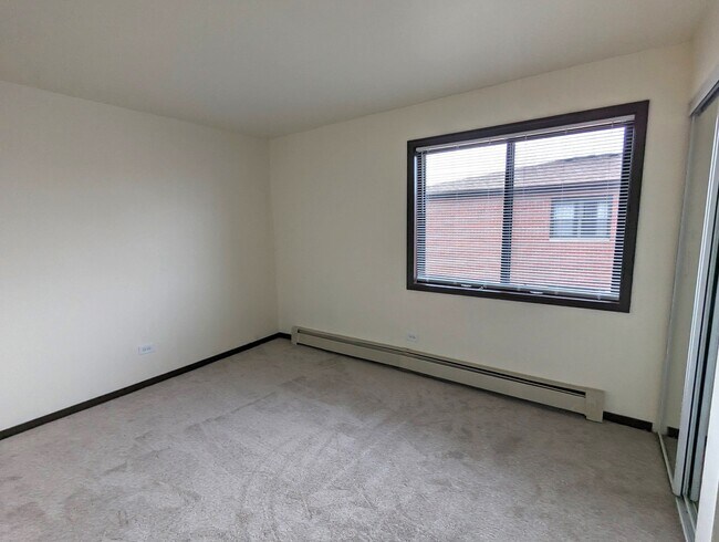 Building Photo - 14043 Kilpatrick Ave