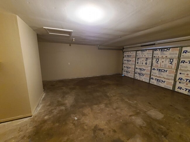 Building Photo - COMING SOON!!! 4 Bedroom Home!!!