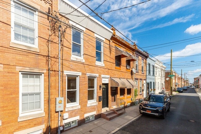 Building Photo - Newly Renovated 2-Bedroom 1-Bathroom Home in Port Richmond Available Now!