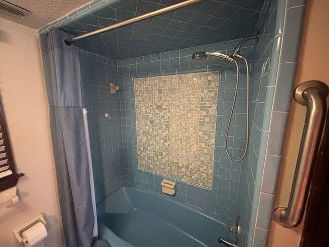 Building Photo - 720 Riverland Dr