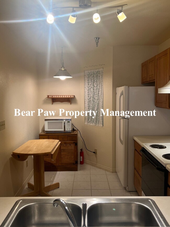 Building Photo - New Lower Price on Two bedroom in Rocky Village 55+ Community!!