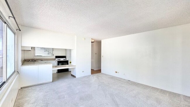 Building Photo - 1658 Liholiho St