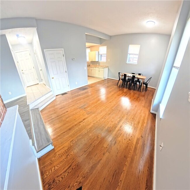 Building Photo - 14 Atkinson St