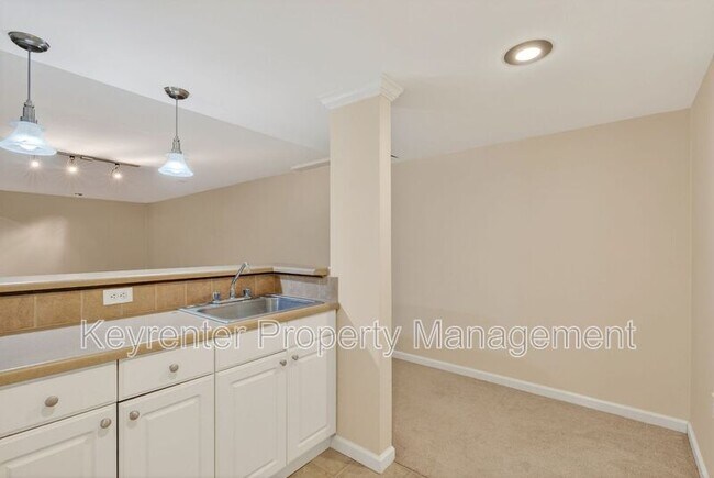 Building Photo - 1233 Grand Canyon Dr