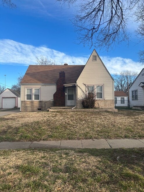 Building Photo - 714 W Dayton Ave