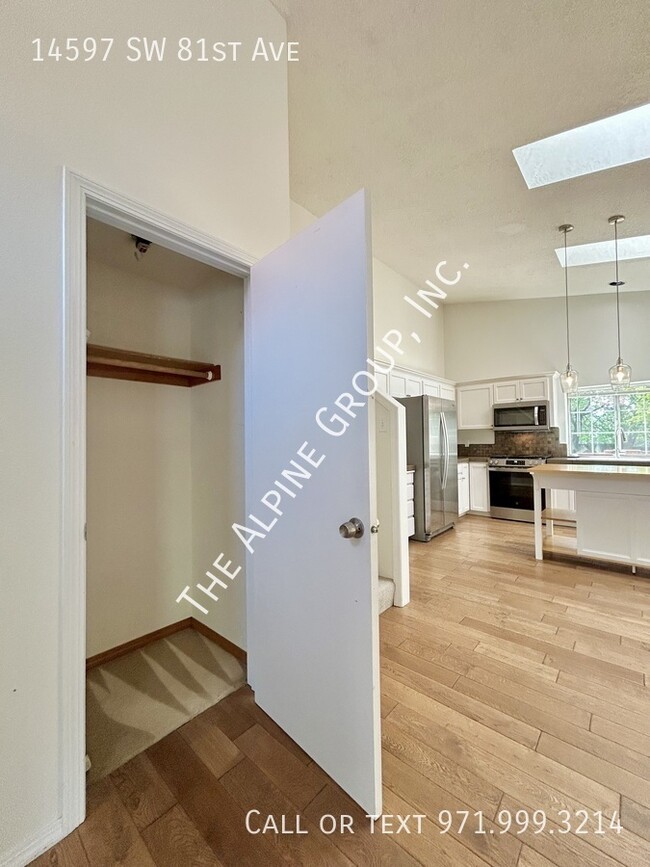 Building Photo - 14597 SW 81st Ave