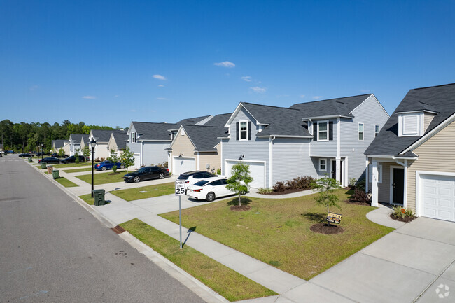 Building Photo - Quinn Residences at Drayton Park - Savanna...