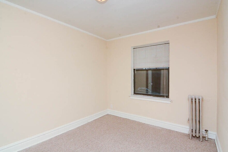 Building Photo - 4834 N Damen Ave