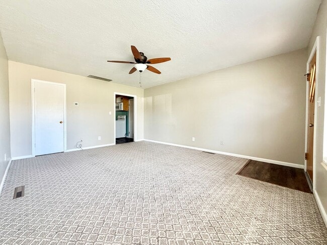 Building Photo - 5550 S 2000 W