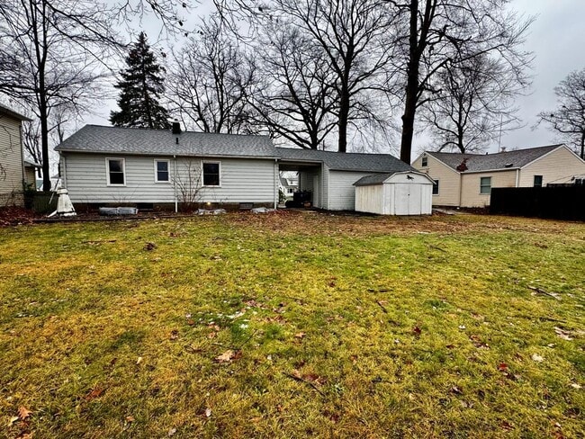 Building Photo - 3 bd 2 bath Ranch in Willoughby