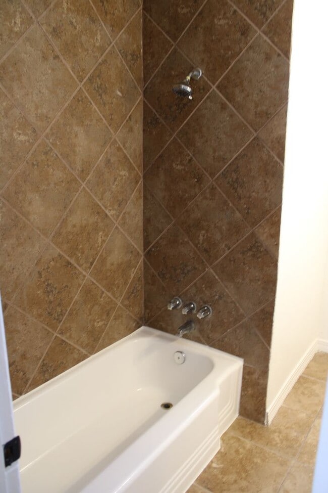 Building Photo - 5656 Sun Valley Dr