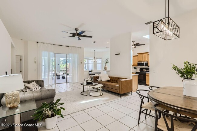 Building Photo - 796 Suntree Woods Dr