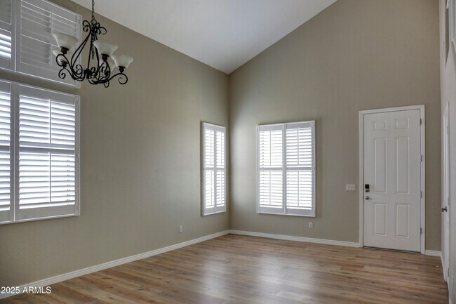 Building Photo - 6656 S Classic Way