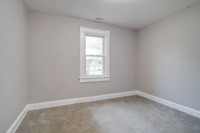 Building Photo - Three Bedroom Home in Middle River