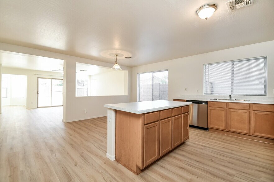 Building Photo - 7401 S 30th Ave