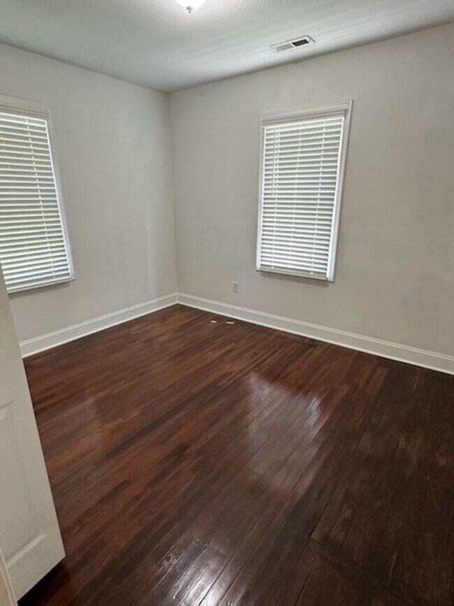 Building Photo - A quintessential Cape Cod retreat!