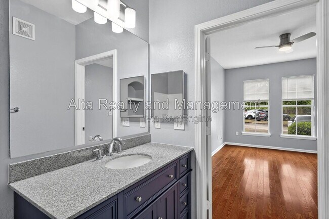 Building Photo - 8290 Gate Pkwy W