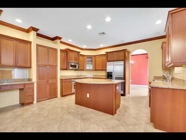 Building Photo - 3043 Hartridge Terrace