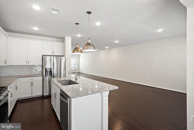 Building Photo - 13026 Martz St