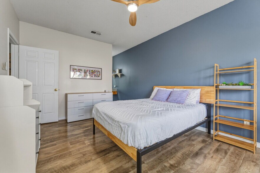 First bedroom - 3001 Cedar St