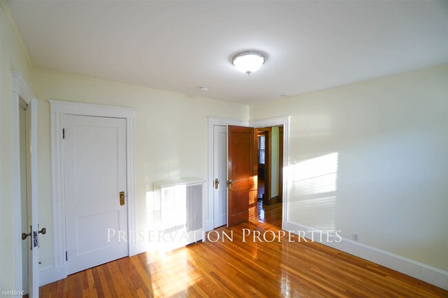 Building Photo - 133 Clement Ave