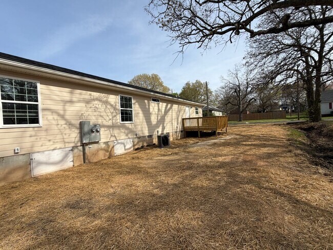 Building Photo - New Construction Duplex For Rent: 511 Maryland Ave, Burlington, NC