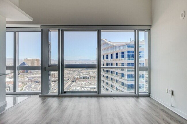 Building Photo - 4471 Dean Martin Dr