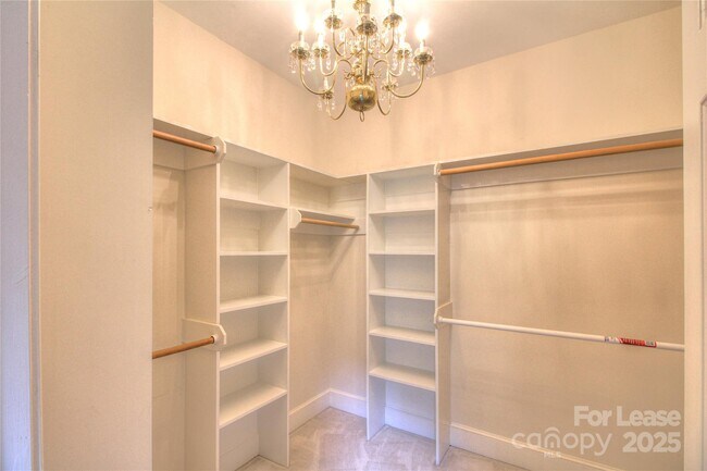 Building Photo - 1222 Weddington Hills Dr