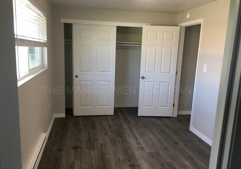 Building Photo - 1949 Alta Dr