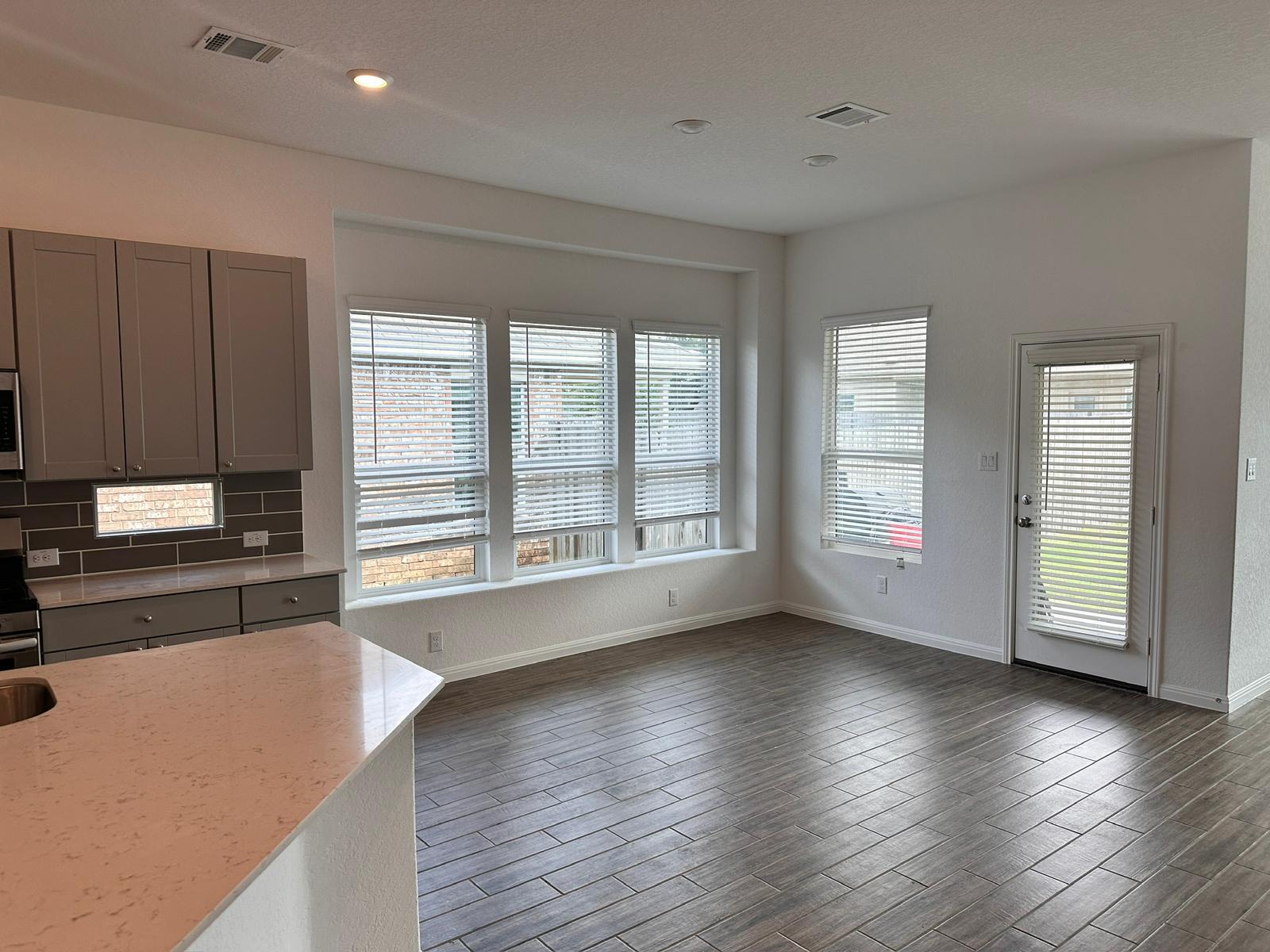 Building Photo - 15126 Nettleton Ml