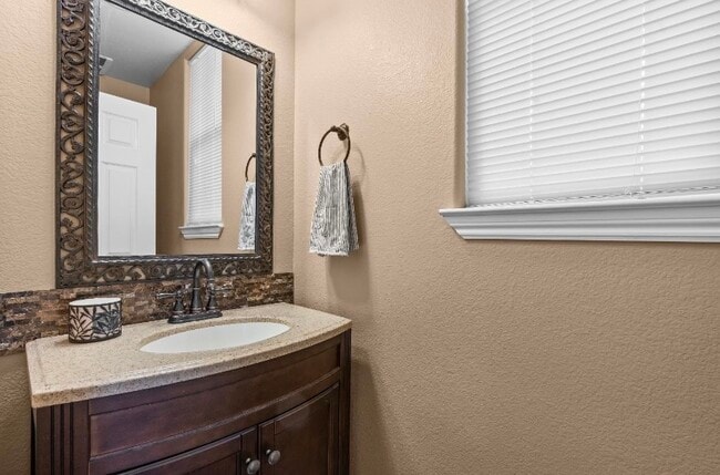 Building Photo - 300 W Alameda Dr