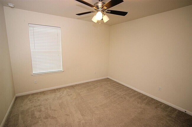 Building Photo - 214 Diamond Point Dr