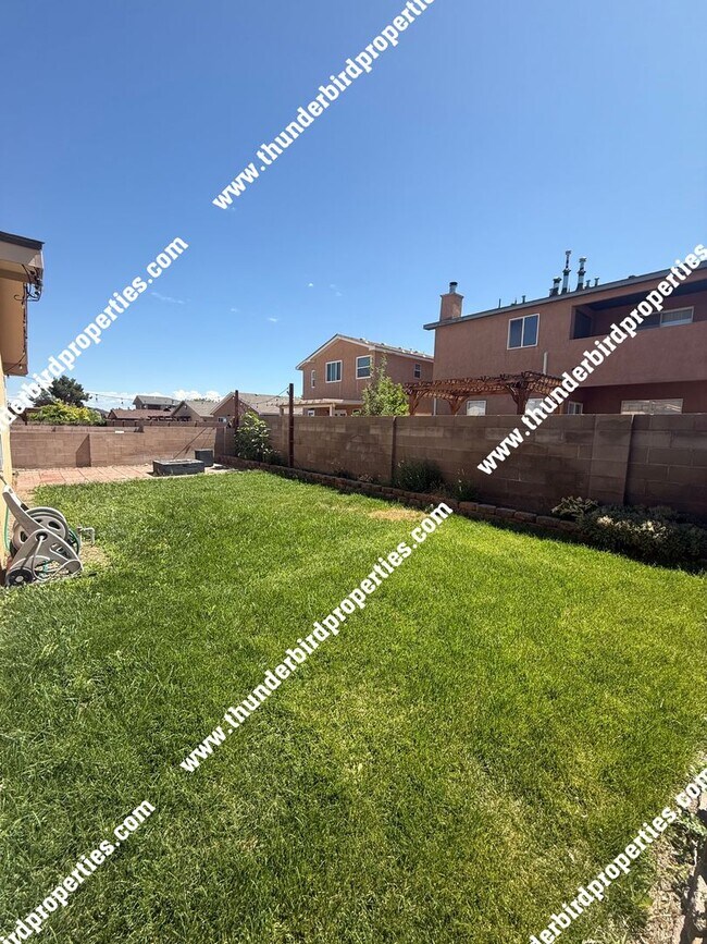 Building Photo - Beautiful 4 bedroom in Ventana Ranch