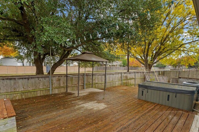 Building Photo - 1908 Matagorda Dr