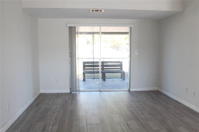 Building Photo - 10115 Wheatley Hills Ct