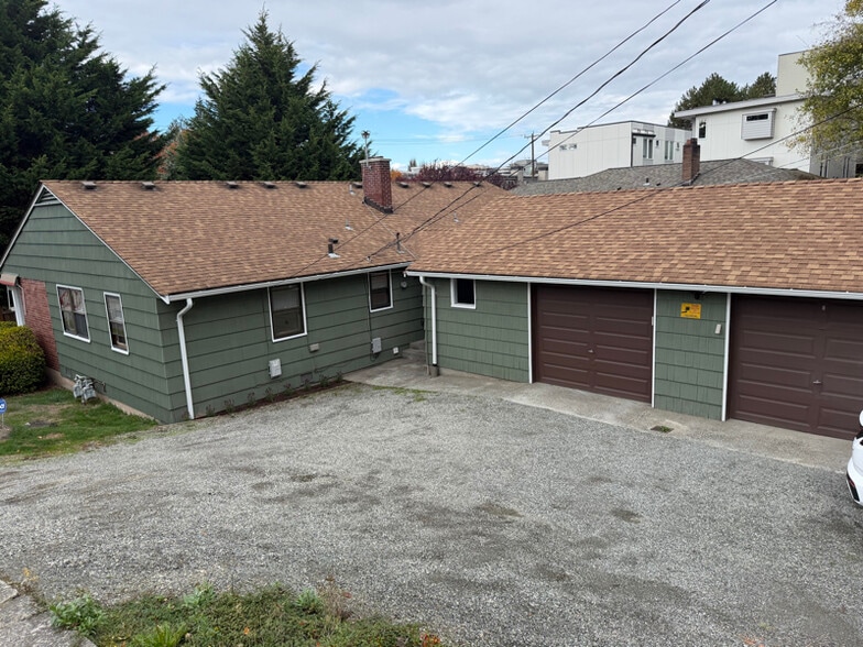 Building Photo - 4858 Fauntleroy Wy SW